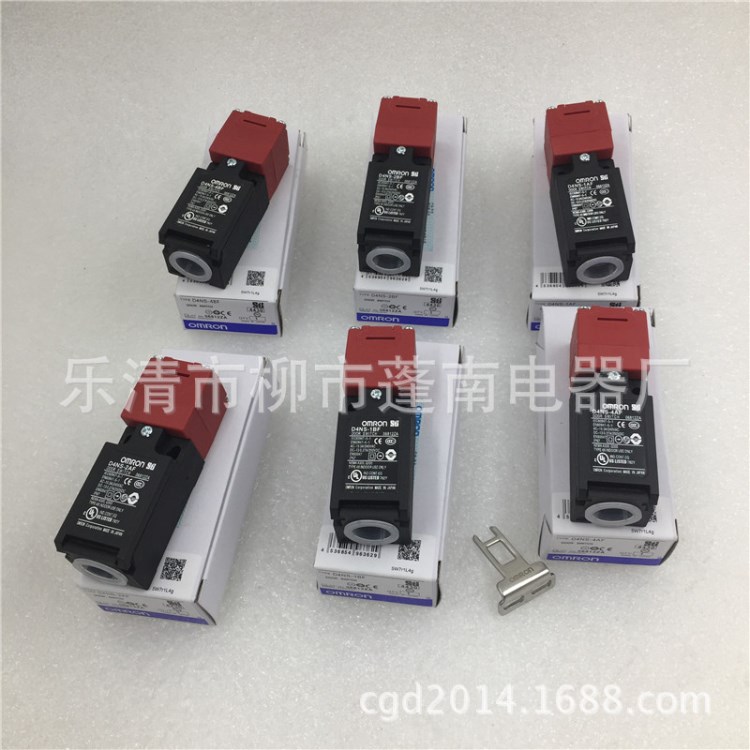 現貨 門限位開關 D4NS-1BF 2BF -4BF 配套鑰匙D4DS-K1,K2 K3