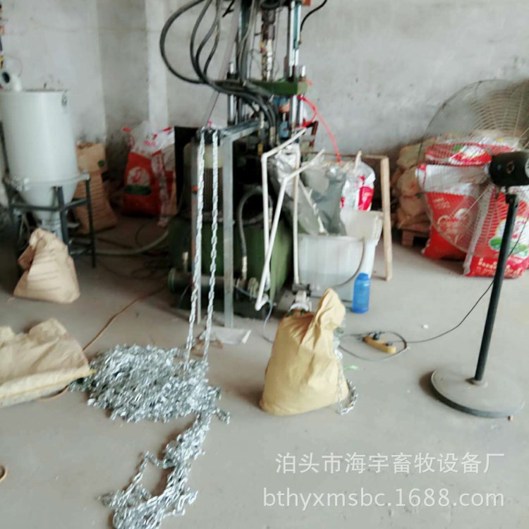 養豬設備直銷器械全套批發 廠家直銷母豬分娩產床飼料桶自動化料