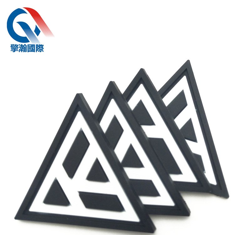 服裝立體硅膠標(biāo) 箱包鞋帽軟膠標(biāo) 來(lái)樣定制商標(biāo)標(biāo)牌 擎瀚工廠