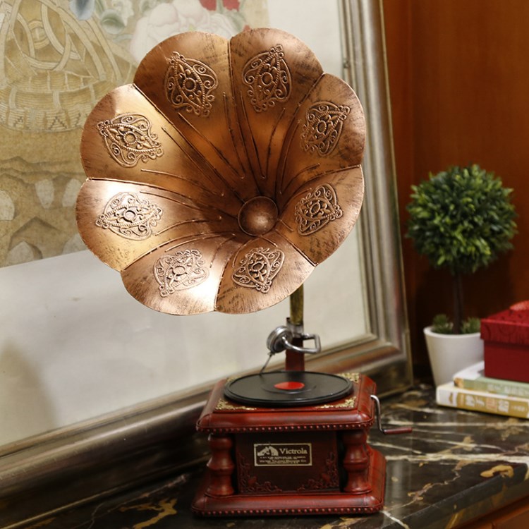 新品复古铁皮中号雕花留声机模型唱片机 摄影道具 怀旧装饰 358