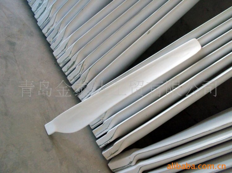 供應(yīng)生產(chǎn)各種型號(hào)水平軸垂直軸風(fēng)力發(fā)電機(jī)