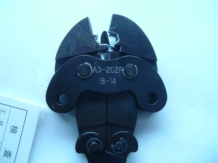 供應(yīng)日本JST品牌氣動(dòng)鉗上用原裝預(yù)絕緣端子壓著模具AD-202/F