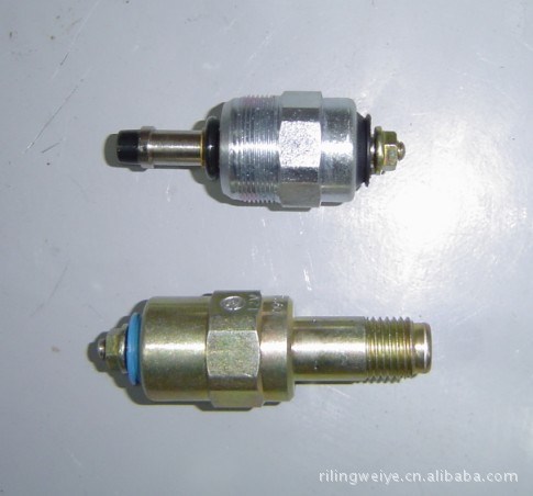 江鈴4jbl發動機進油閥出油閥