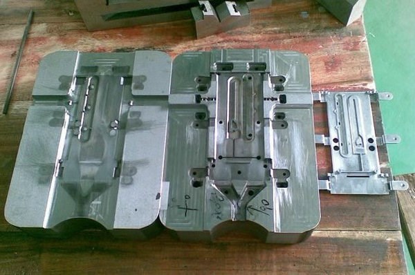 承接 定做 各類模具 壓鑄模  塑料模 冷沖模