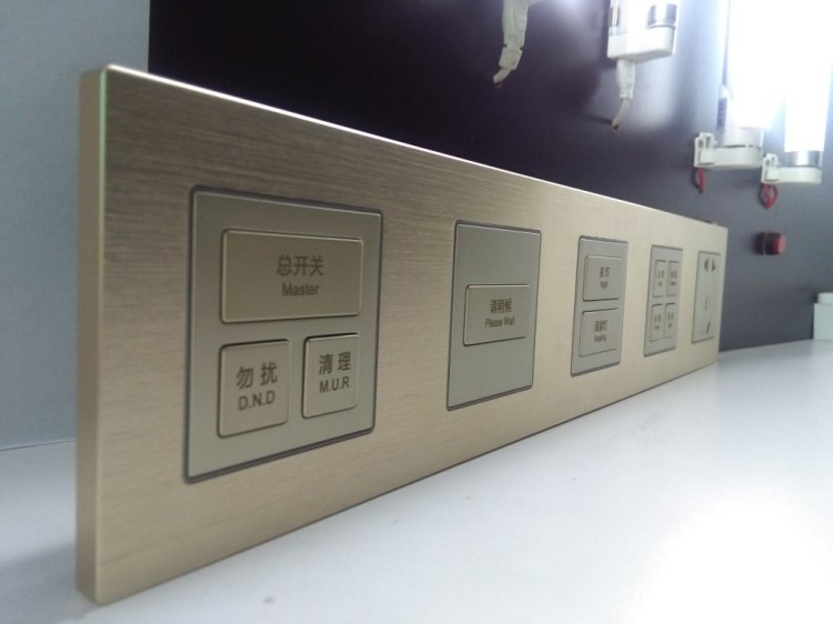 酒店連體面板&nbsp;墻壁開關插座面板&nbsp;拉絲香檳金色 平板弱電開關