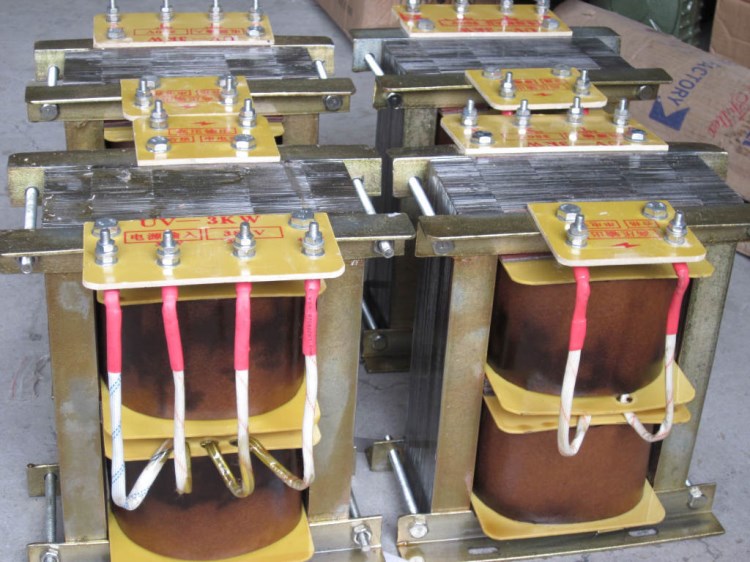 变压器和电容器图片(变压器和电容器图片区别)