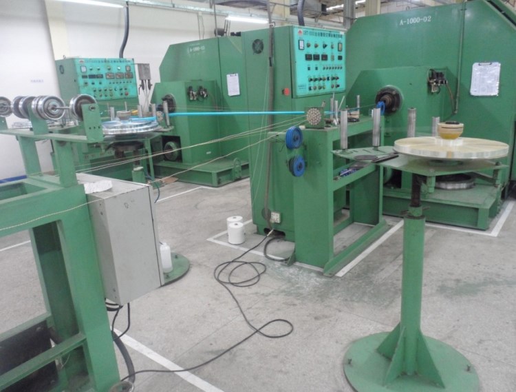 供應二手電線電纜設備懸臂單絞機90電線押出機