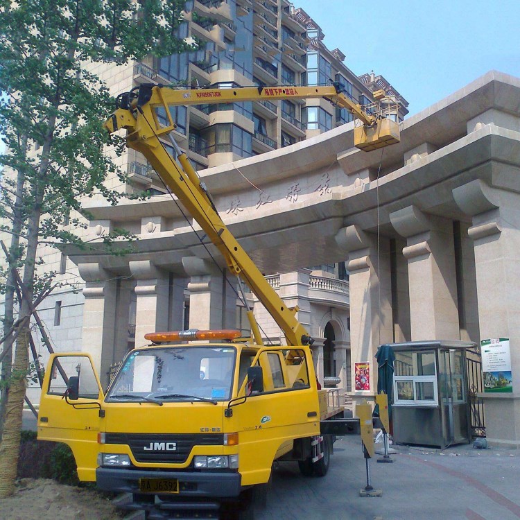 汽車起重升降臺 市政路燈維修車車載折臂式升降機平臺高空作業(yè)車