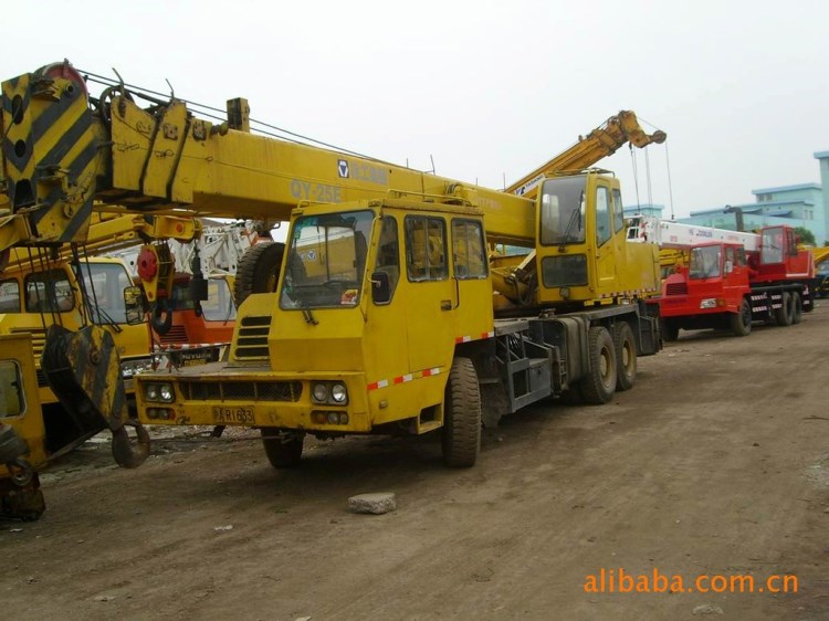 供應(yīng)求購二手汽車吊25噸吊車
