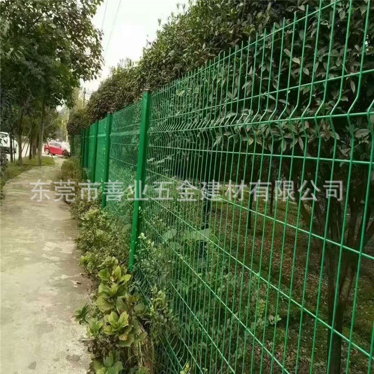 东莞深圳广州草绿色护栏网 公路护栏网 交通道路栅栏可定制