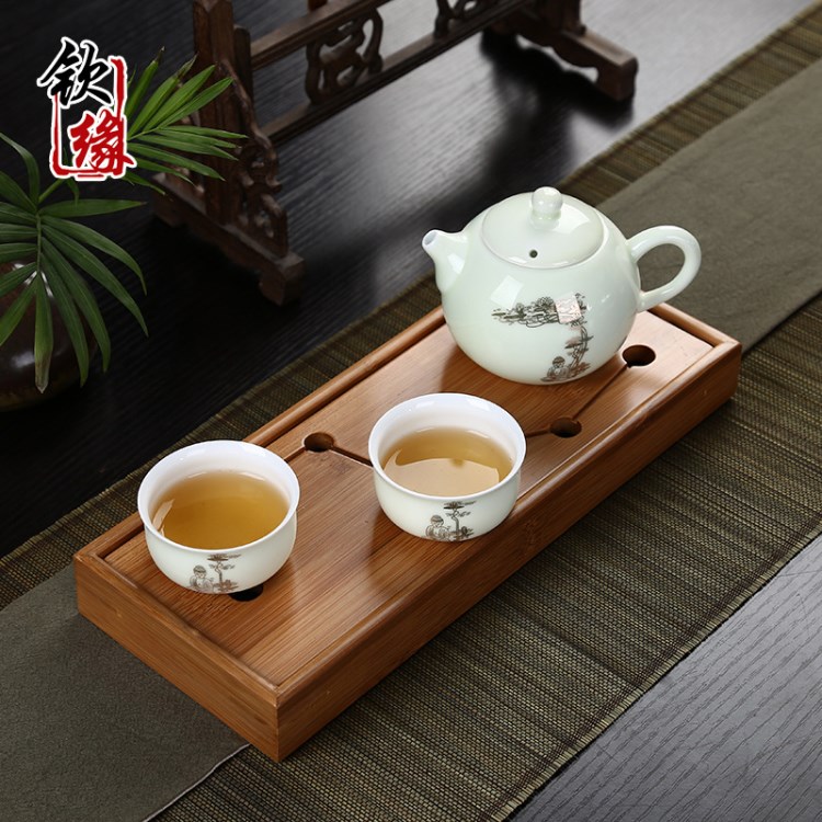 廠家批發(fā)手繪青瓷茶具 創(chuàng)意陶瓷功夫一壺二杯茶具竹制茶盤套裝