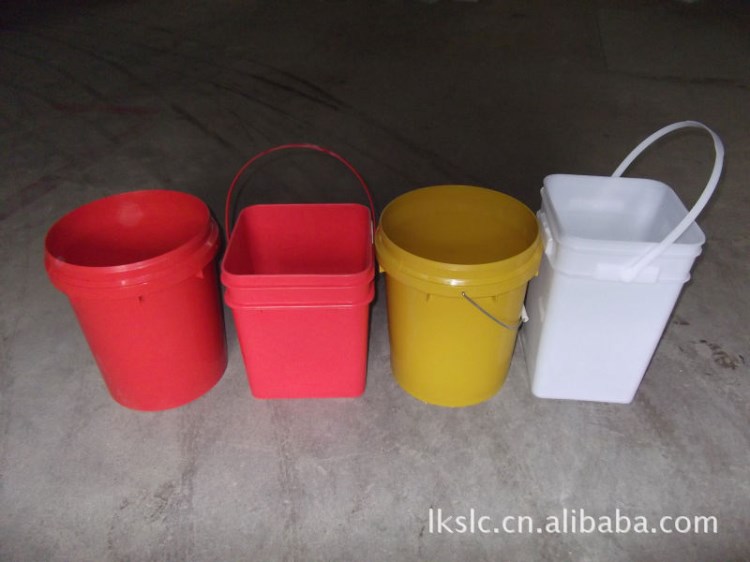 供應(yīng)1L、5L、10L、18L、20L出口級(jí)塑料桶,食品級(jí)塑料桶（圖）