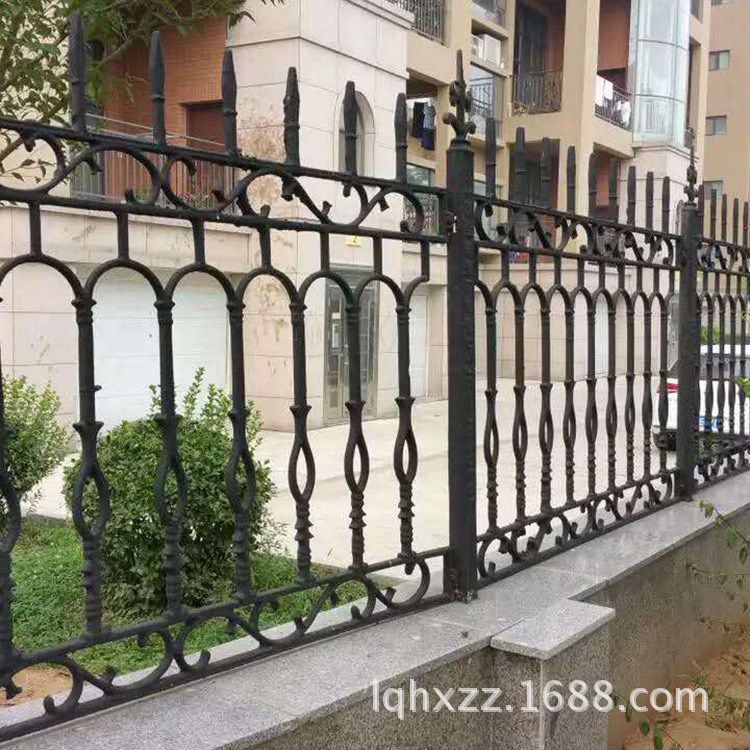 廠家鐵藝護(hù)欄 綠化圍欄  庭院別墅圍墻 鑄鐵護(hù)欄藝術(shù) 鑄鐵欄桿
