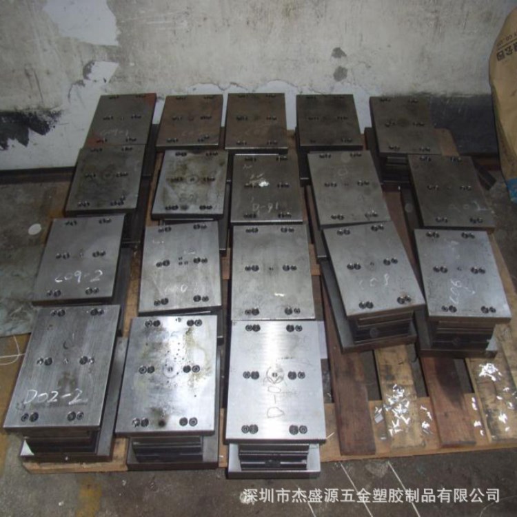 廠家直銷五金連續沖壓模具 擠出成型模 鋼圈滾型模 沖壓模具