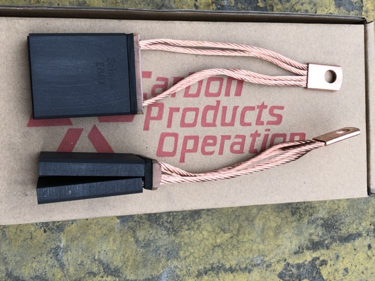 批發供應E88X碳刷,價格168,2X（8x44.5x50）E88X電機碳刷