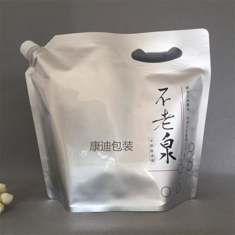 椰汁熱飲1L袋裝_斜嘴軟包裝袋_液體機(jī)器灌裝產(chǎn)品袋_山泉活泉袋裝