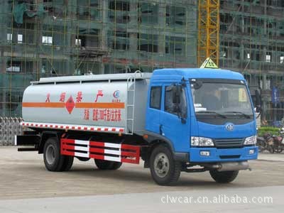 解放運(yùn)油車(chē)|油罐車(chē)|程力廠家圖片報(bào)價(jià)CLW5164GYYC3