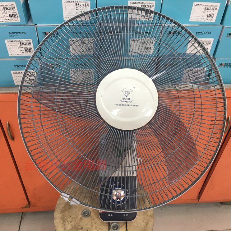 鉆石牌18寸家用壁扇 掛壁式搖頭壁扇 450mm電風(fēng)扇 廠價(jià)直銷