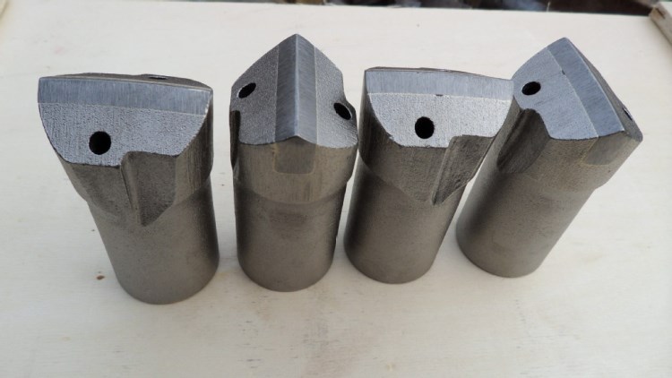 一字钎头一字钻头一字风钻头马蹄形钻头斜刃型钻头