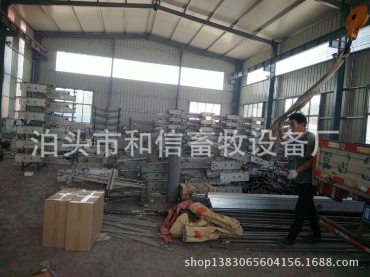 湖北武漢襄陽全自動養豬設備自動化刮糞機干濕分離清糞板廠家直銷
