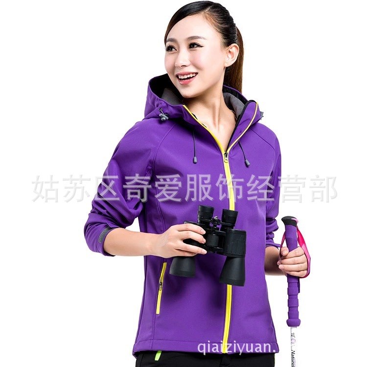 廠家批發(fā) 歐美沖鋒衣登山服春秋季女式軟殼衣防風(fēng)服 防水戶外服裝