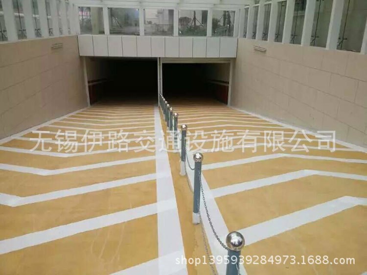 地下停車場汽車坡道江蘇無震動止滑坡道彩色防滑車道施工廠家