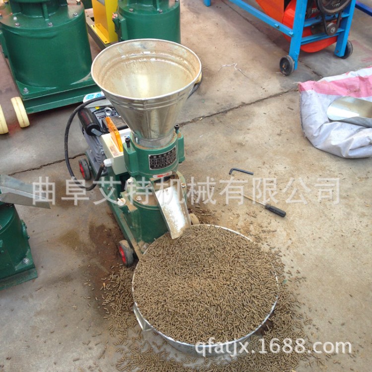 艾特小型家用飼料顆粒機 飼料顆粒機廠家批發(fā) 飼料顆粒機價格優(yōu)惠