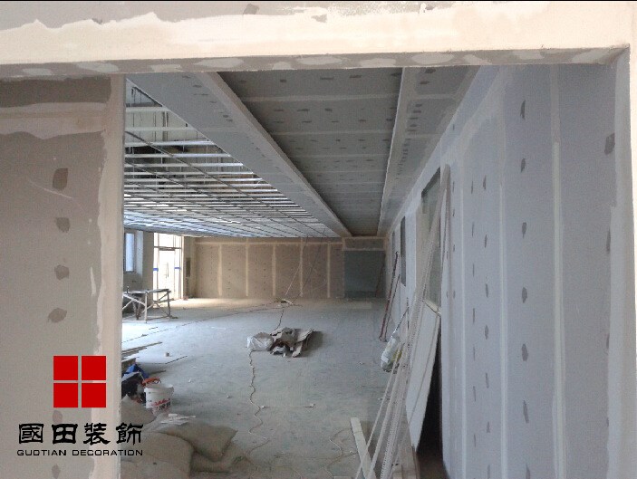上海裝修公司供應(yīng) 辦公室隔墻吊頂 廠房石膏板吊頂施工