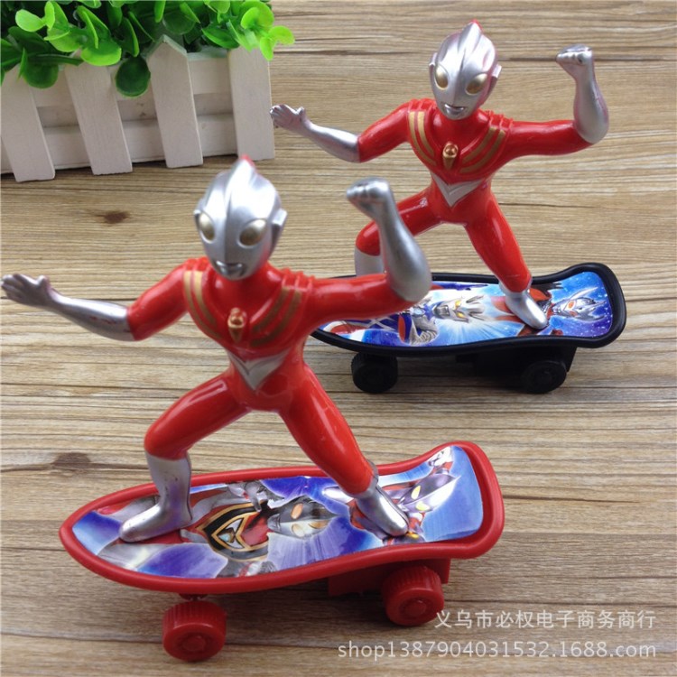 卡通回力奧特曼滑板兒童玩具車(chē)熱賣(mài)幼兒園小學(xué)玩具批發(fā)地?cái)偀豳u(mài)貨