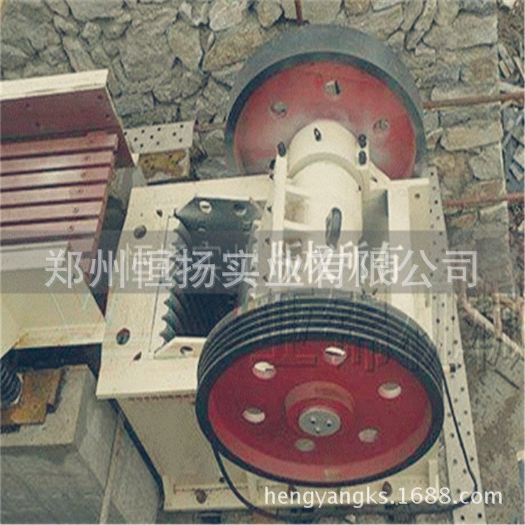 玄武巖破碎機(jī) 顎式破碎機(jī) 一破碎石機(jī) 大型石塊破碎制砂設(shè)備