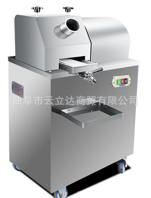 廠家直銷甘蔗榨汁機 家用電甘蔗壓榨機 1噸甘蔗汁榨汁機
