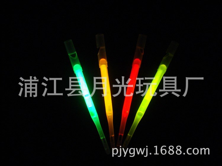 廠家供應款式多樣品質食品級棒棒糖之熒光糖棒發光棒棒糖