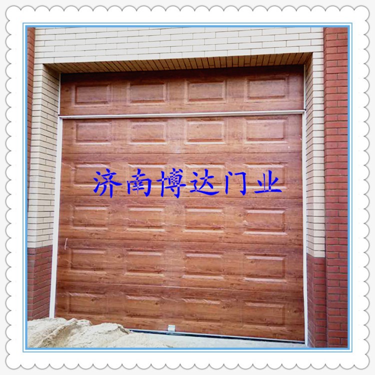 濟(jì)南博達(dá)定做實(shí)木電動車庫門鋁合金卷簾門工業(yè)提升門商鋪水晶門