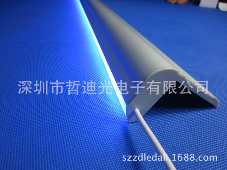 LED珠寶燈硬燈條 LED5630硬燈條60燈1米 量大優(yōu)惠LEDD燈條批發(fā)