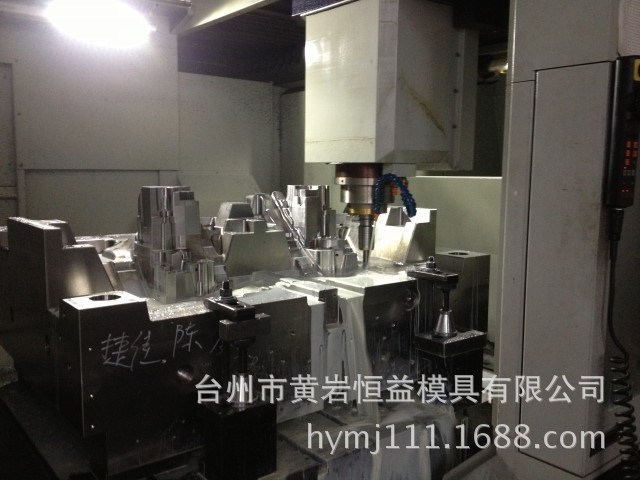 鋁殼壓鑄模具 電瓶盒塑料模具 輪胎罩注塑模 浴盆塑膠模具 hymj