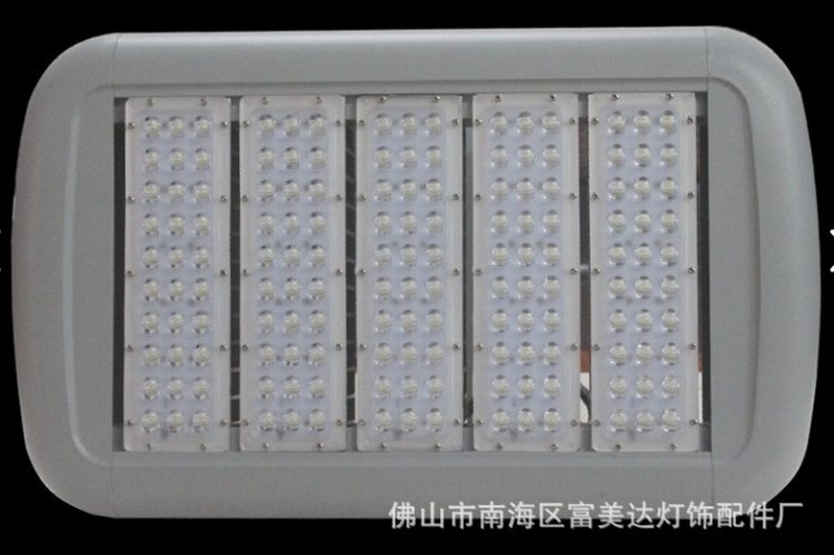 廠家自主設計LED投光燈外殼 150W隧道燈套件 90&deg;照明