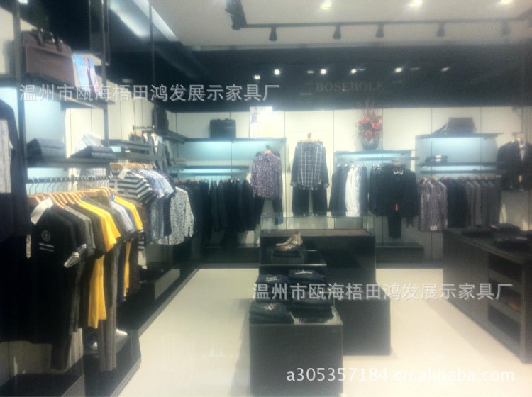 溫州鴻發(fā)展示長期提供服裝專賣店、服裝加盟店裝修及設(shè)計。