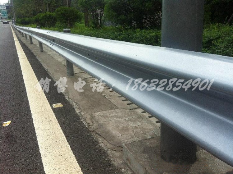 濱州高速防撞護欄 公路防撞護欄 公路護欄 熱鍍鋅波形護欄