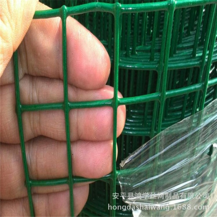 廠家供應(yīng)南充養(yǎng)雞鐵絲網(wǎng)護(hù)欄 南充圈山鐵絲網(wǎng)防護(hù)欄 養(yǎng)殖綠色護(hù)欄