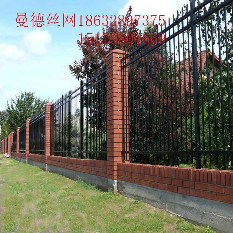 廠家直銷吉林省鐵藝圍墻圍欄，小區圍墻護欄，鋅鋼護欄，陽臺護欄
