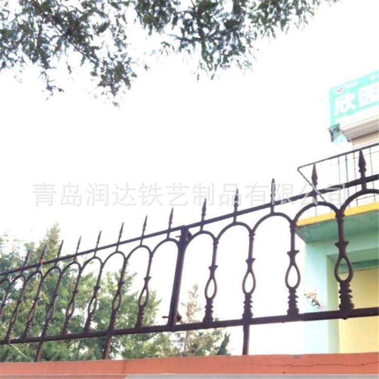 湖南株洲廠家直銷鑄鐵護(hù)欄 鋅鋼瑪鋼圍欄 別墅庭院園區(qū)圍墻隔離柵