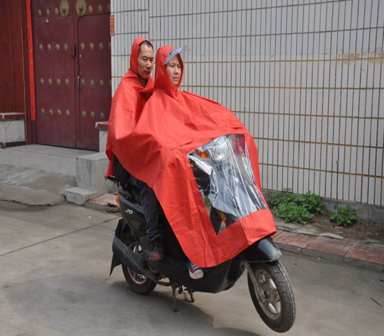 廠家直銷生產(chǎn)批發(fā)雙人雨披大提花加厚面料電動摩托車雙人雨披