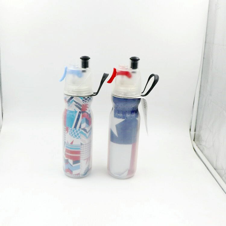 供應塑料運動水壺 塑膠壺 便攜式590ml水杯 戶外噴霧降溫杯