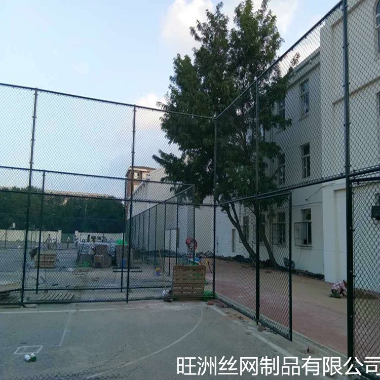 廠家直銷運動場護欄網體育場藍球場圍欄網足球隔離學校勾花網生產