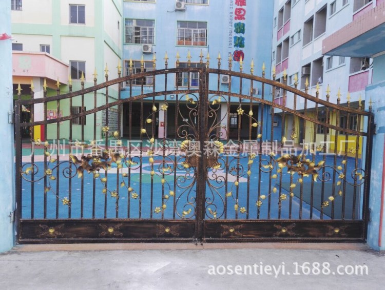 廣州老廠家定做庭院手動大門 幼兒園熱鍍鋅蝴蝶大花入園鐵藝大門