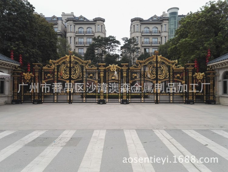 廠家定做各種規格款式鑄鐵圍墻鐵藝大門免費測量及安裝雙開門