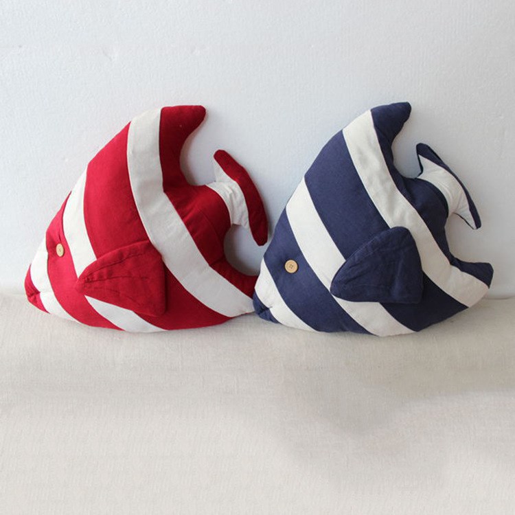 創(chuàng)意家居靠墊地中海風(fēng)格創(chuàng)意熱帶魚可愛魚形靠墊抱枕海洋藍(lán)白靠墊