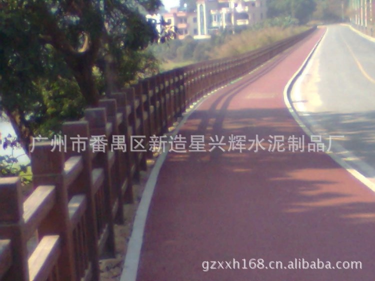 廣州番禺廠家大量供應(yīng)公路水泥仿木欄桿 公園景區(qū)仿木護(hù)欄