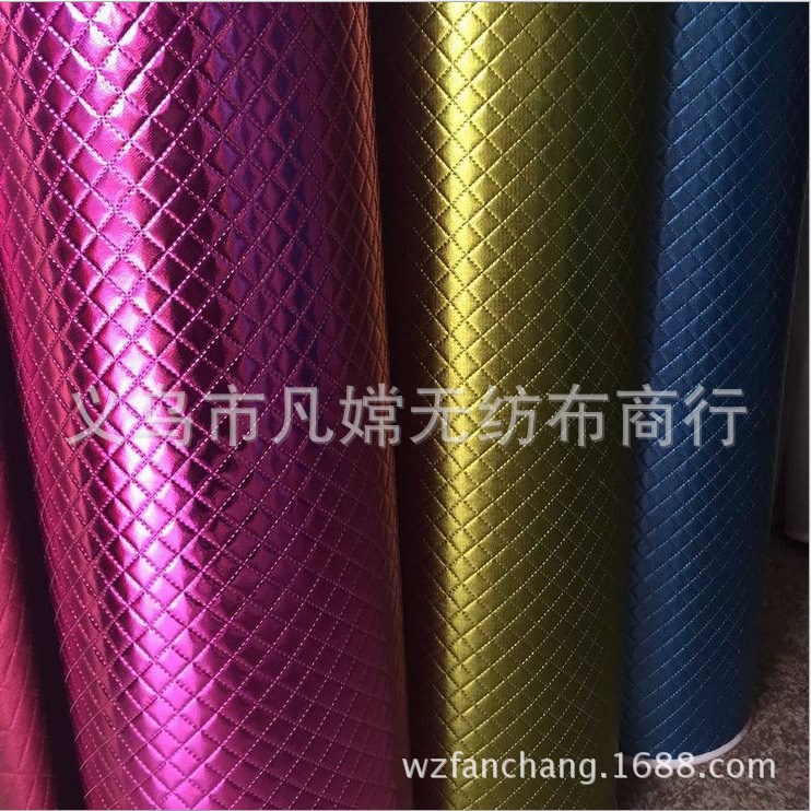 廠家直銷淋膜無紡布 壓三層花紋方格彩色淋膜無紡布 超聲波無紡布