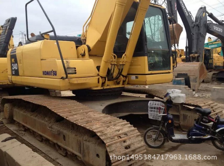 2手小松230挖掘機信息